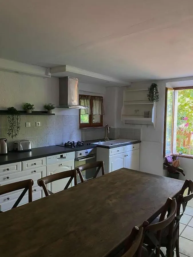 Hébergement de vacances Jolie Maisonnette Niozelles